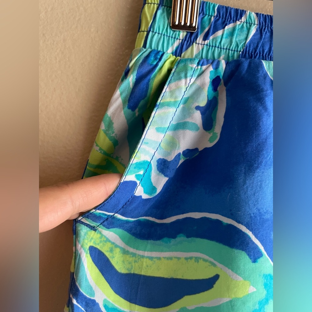 Lilly Pulitzer Women Blue Green Shorts Size XS - Picture 3 of 10